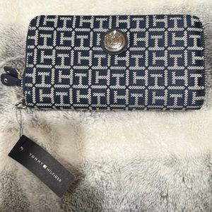 Tommy Hilfiger Navy Wallet